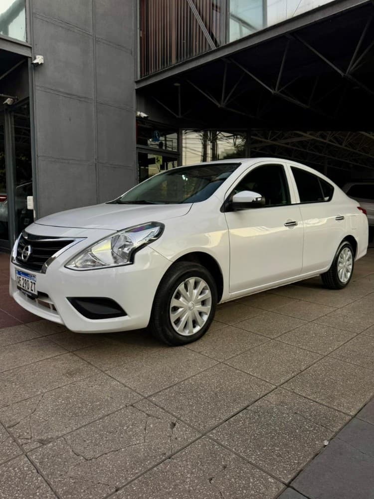 Nissan Versa Sense
